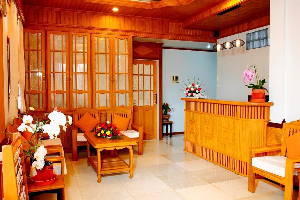 Inle Lotus Hotel Nyaungshwe Exteriör bild