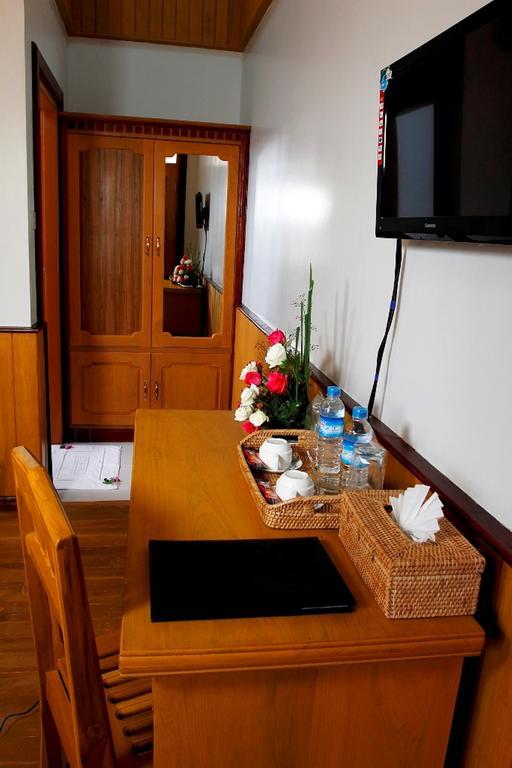 Inle Lotus Hotel Nyaungshwe Rum bild