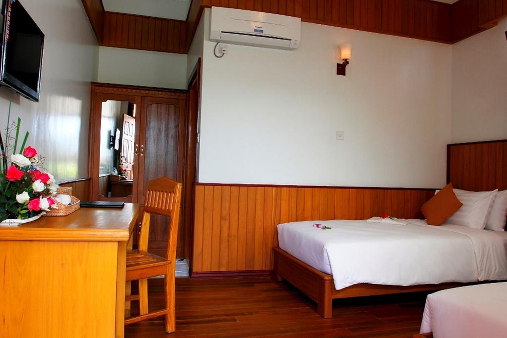 Inle Lotus Hotel Nyaungshwe Exteriör bild