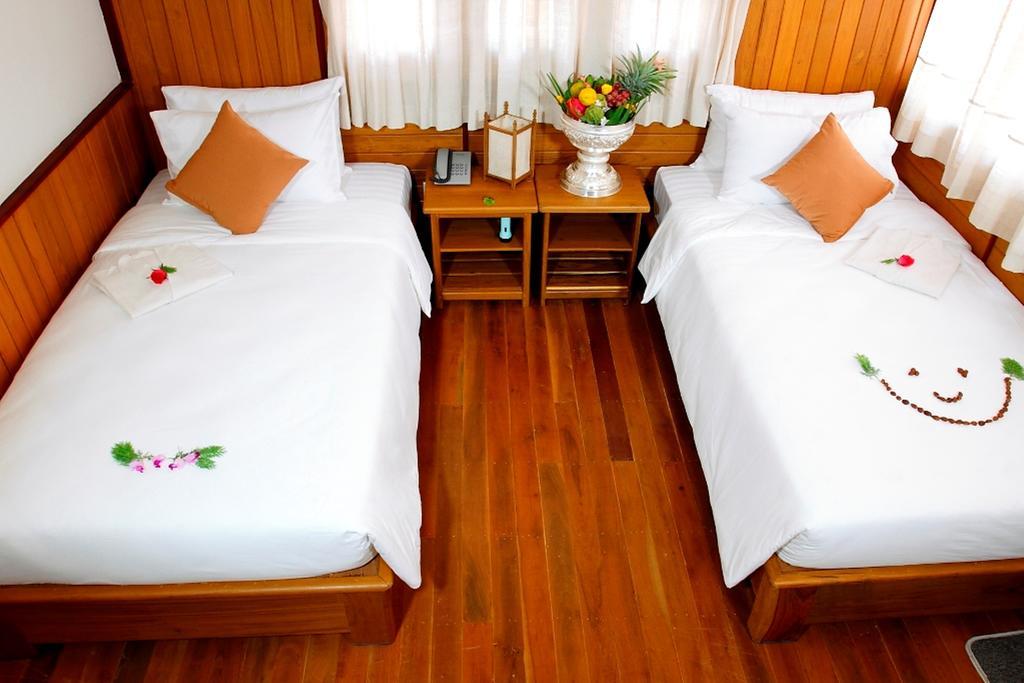 Inle Lotus Hotel Nyaungshwe Exteriör bild