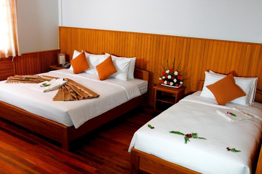 Inle Lotus Hotel Nyaungshwe Exteriör bild