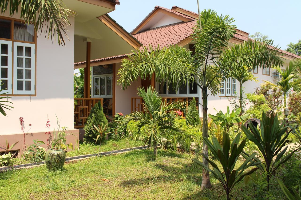 Inle Lotus Hotel Nyaungshwe Exteriör bild