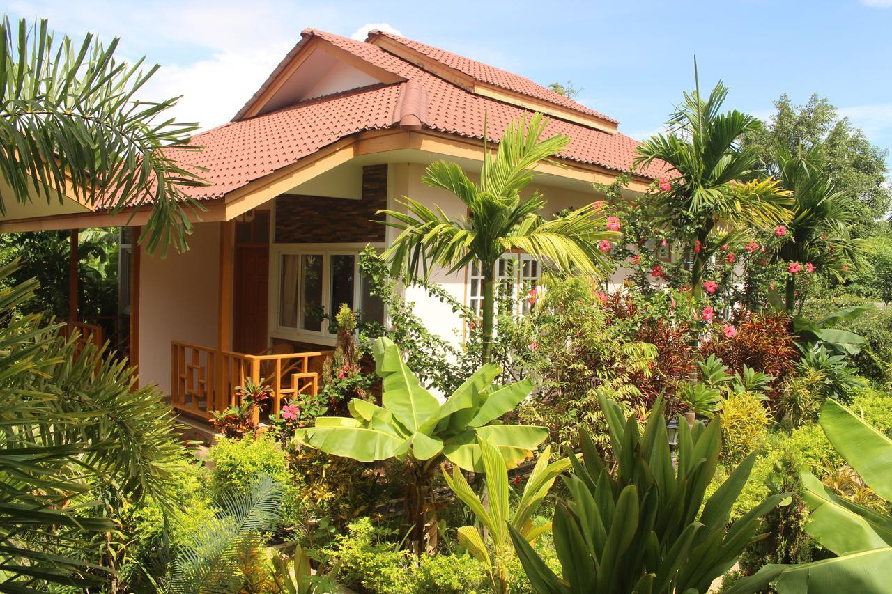 Inle Lotus Hotel Nyaungshwe Exteriör bild