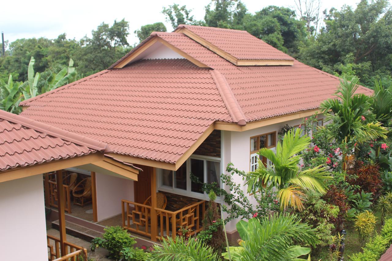 Inle Lotus Hotel Nyaungshwe Exteriör bild