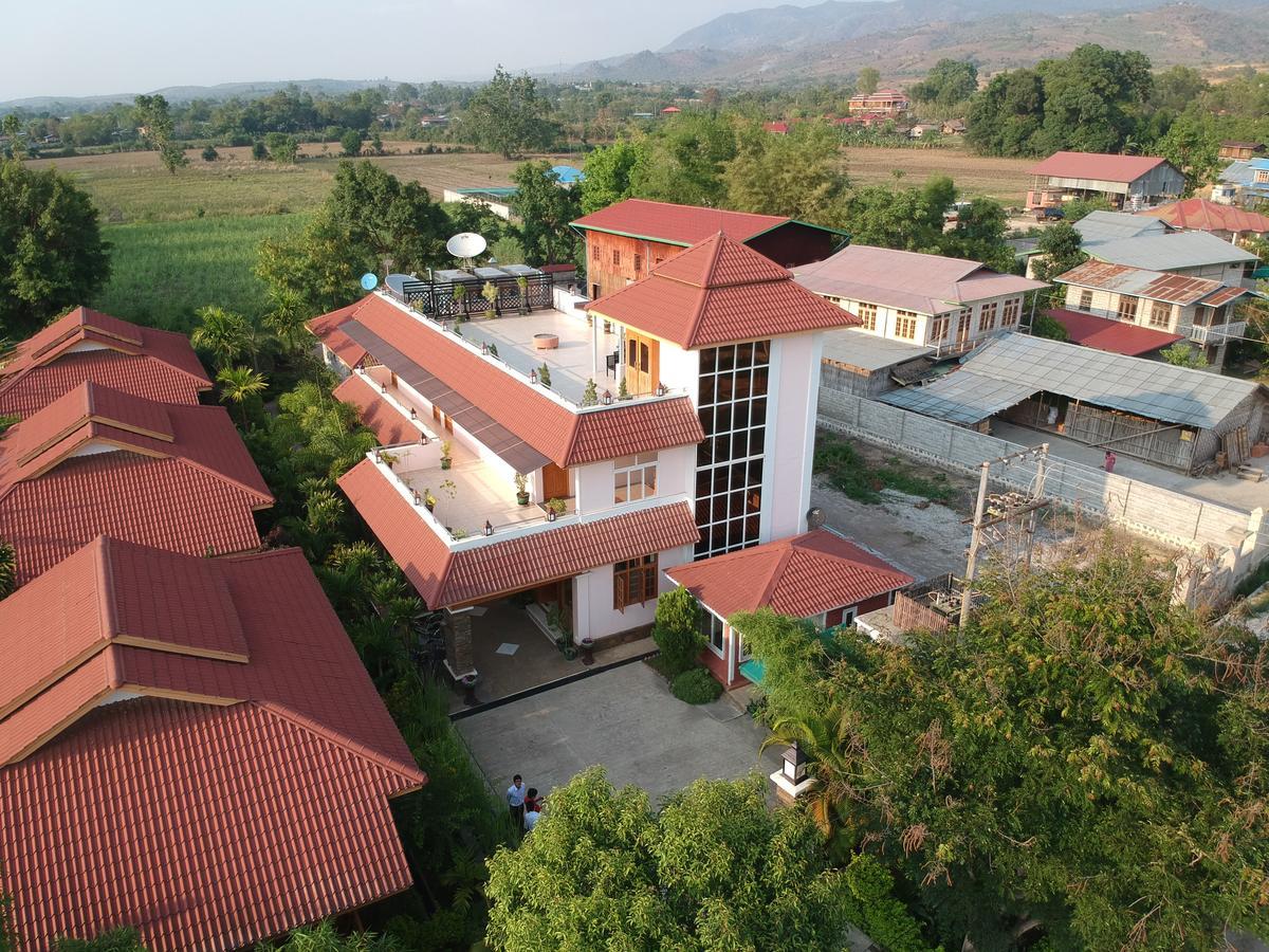 Inle Lotus Hotel Nyaungshwe Exteriör bild
