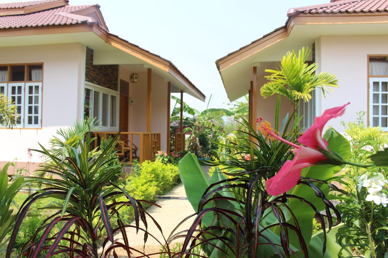 Inle Lotus Hotel Nyaungshwe Exteriör bild