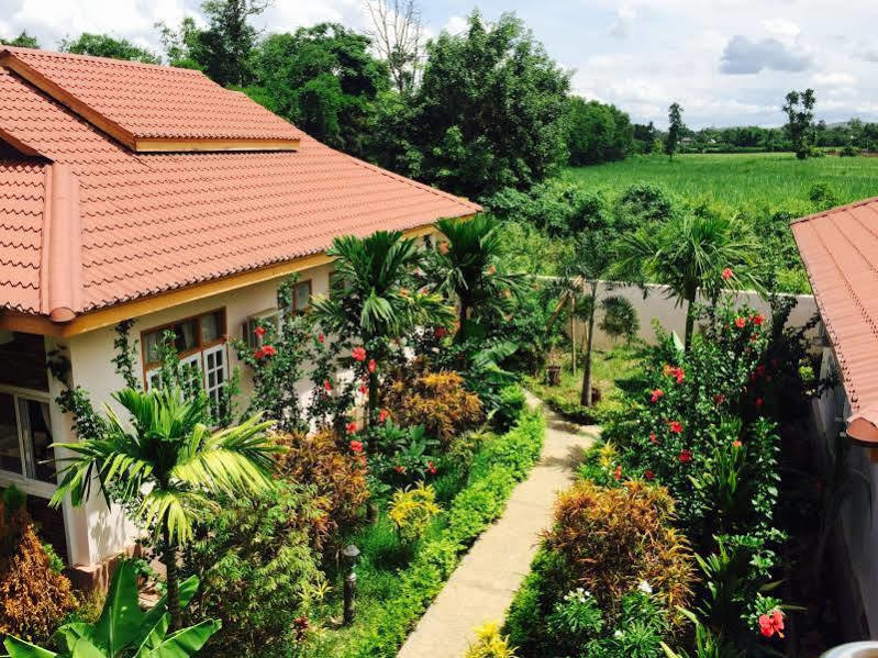 Inle Lotus Hotel Nyaungshwe Exteriör bild